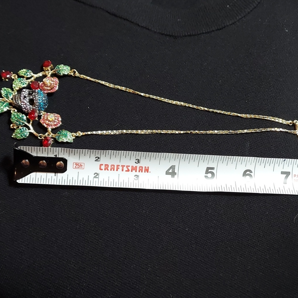 Betsy Johnson skull and roses necklace 🌹 - Picture 3 of 8